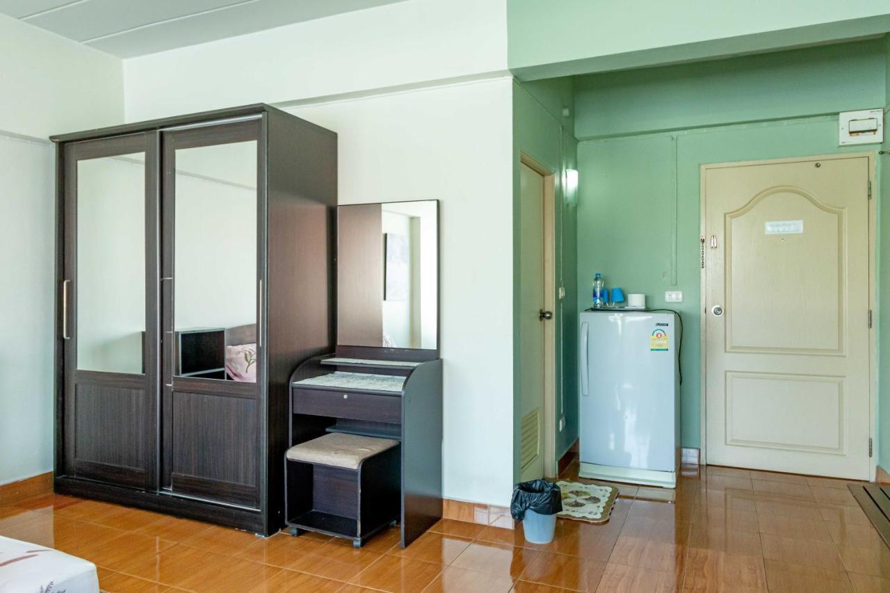 Benjaratch Boutique Apartment Банкок Екстериор снимка