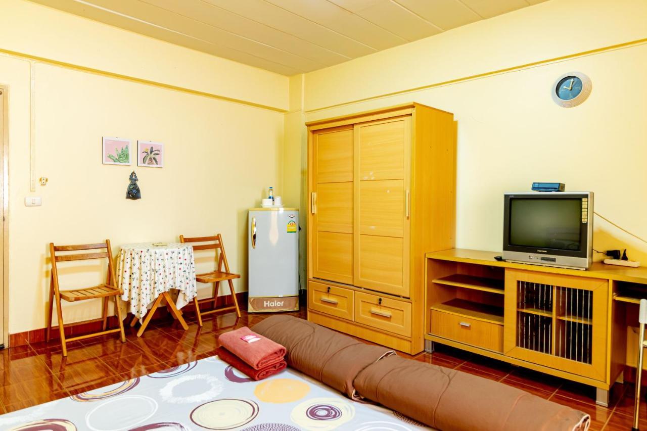 Benjaratch Boutique Apartment Банкок Екстериор снимка